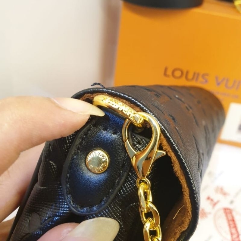Clucth Lv favorite premium free box