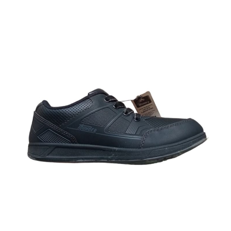 AERO STREET SEPATU SEKOLAH HITAM