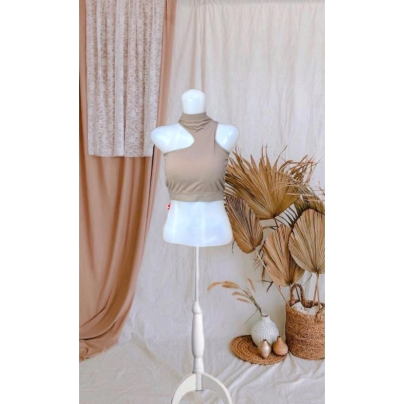 Crop top UNIQLO / tanktop UNIQLO / Sport bra UNIQLO