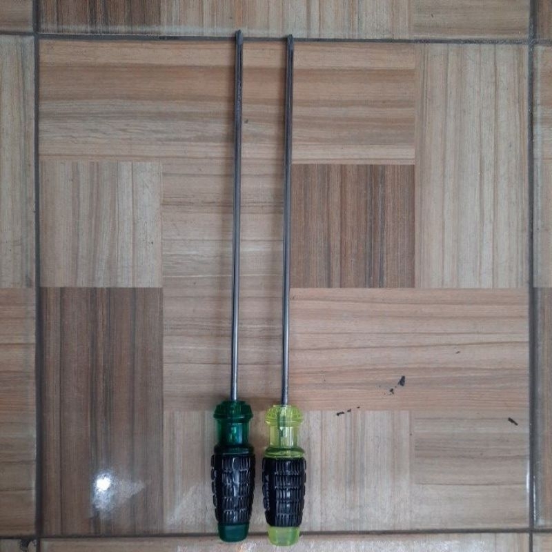 Obeng kembang merk YAMATO pnjang