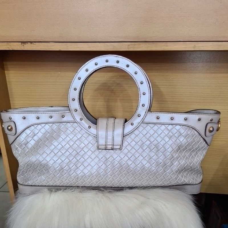 TAS GUESS PEARL WHITE AUTH