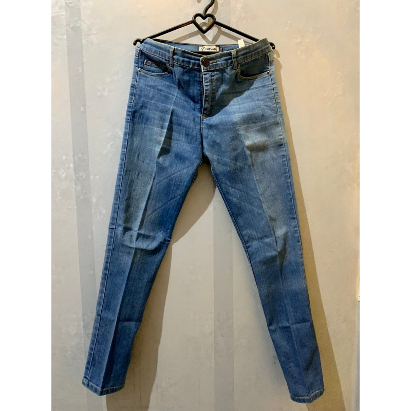 PRELOVED CELANA JEANS WANITA NEVADA