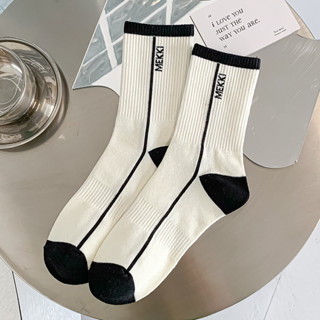 GO!KK1111 Kaos Kaki Panjang Motif Garis Hitam Putih Kaus Kaki Olahraga Atas Mata Kaki Unisex Kekinian