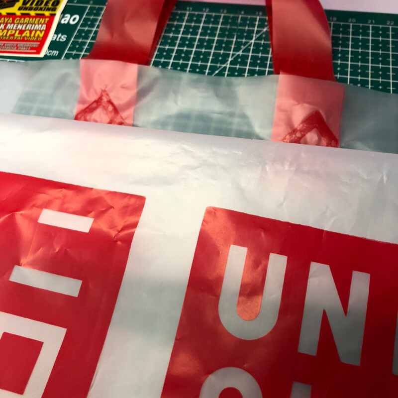 

UNIQLO PLASTIK BENING SHOP BAG SUPER PREMIUM CO 1X DI KIRIM 600PCS