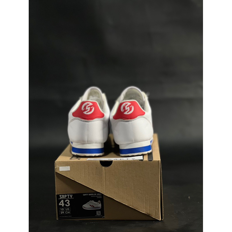 SAPTY ORIGINAL- Sneakers Classic White Low Bahan Leather, Sepatu Klasik Pria Wanita, Sepatu Lokal OriginaL, Sepatu Olahraga Ori, Sepatu Pria, Sepatu Sekolah, Sepatu Kets, Sepatu Lari Jogging