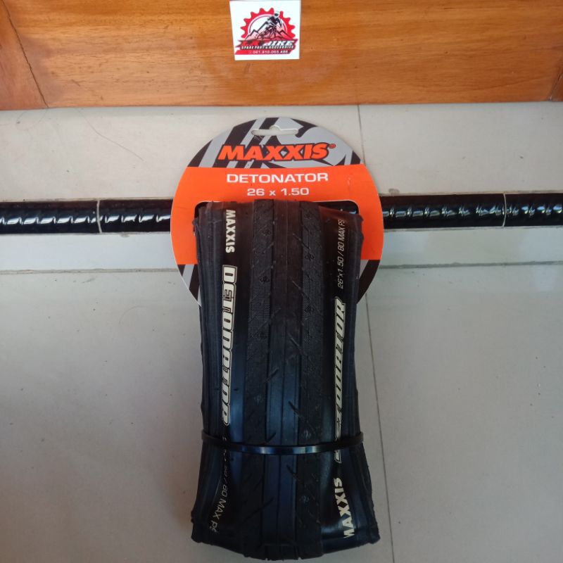 BAN LUAR MAXXIS DETONATOR 26 X 1.50