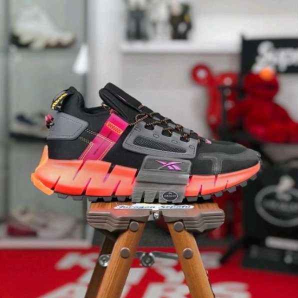 Reebok Zig Kinetica Edge &quot;Black/Proud Pink-High Vis Orange&quot;