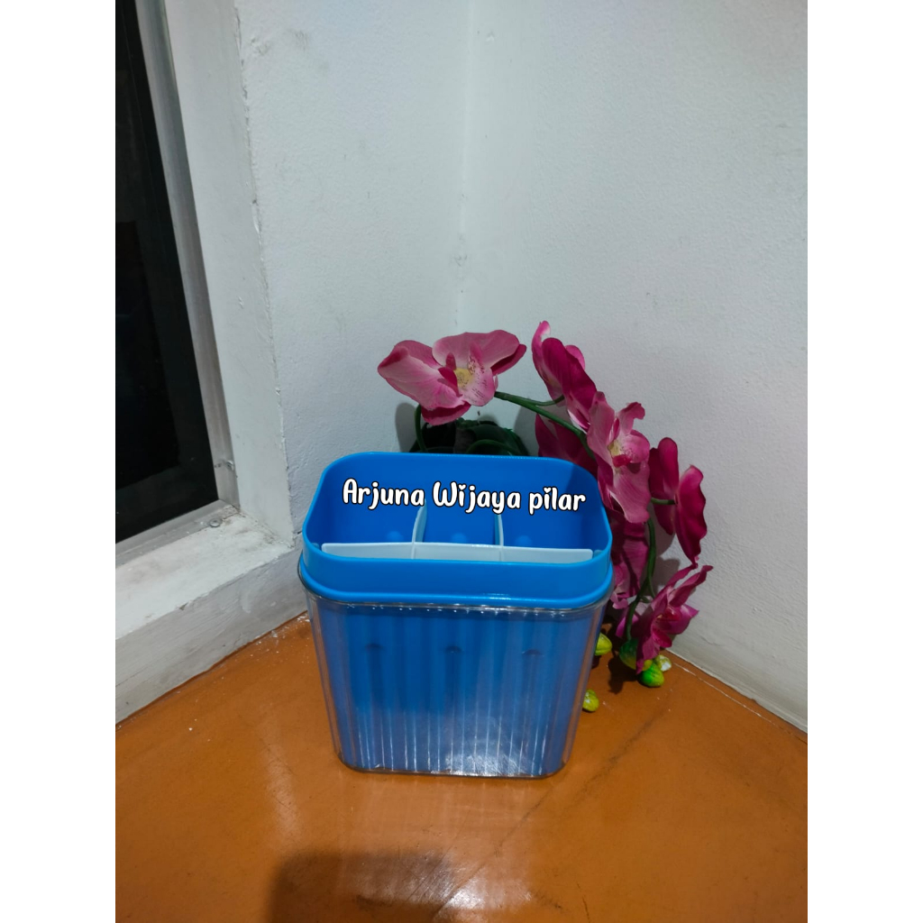 Tempat Sendok Diamond