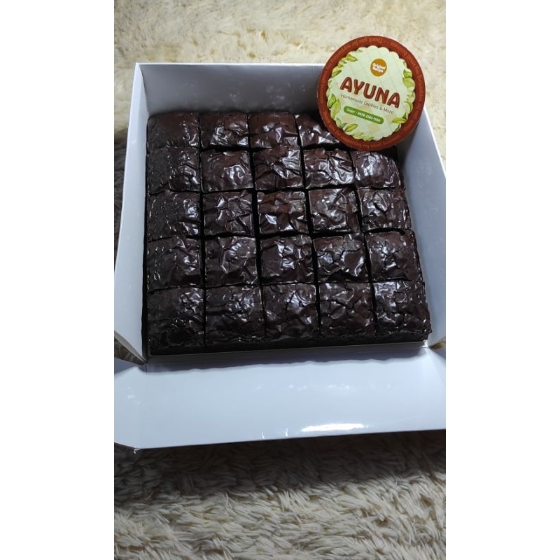 

Brownies/ Shiny Crust/ Brownies 25 potong/Brownies Semarang