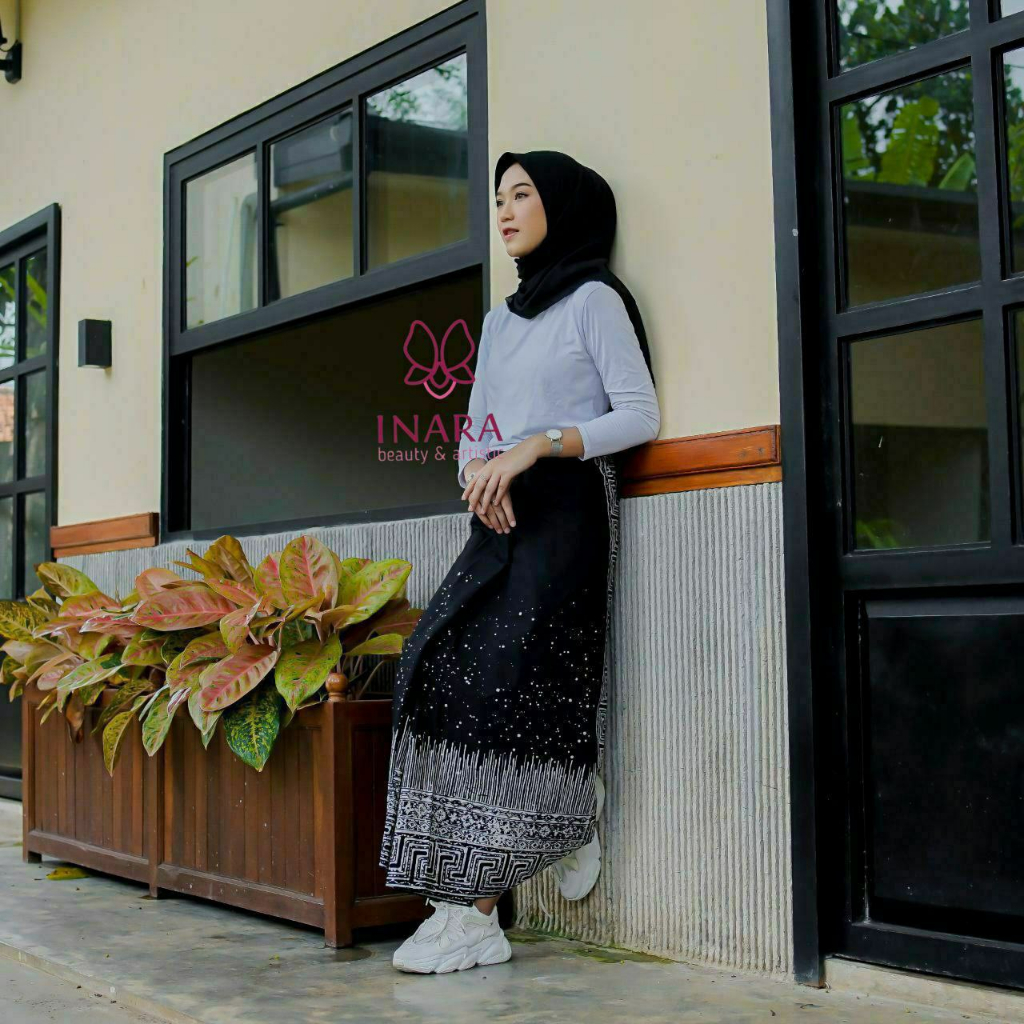 Sarung Batik Cewek Hitam Putih Santriwati Best Seller Asli Pekalongan Inara Ashima