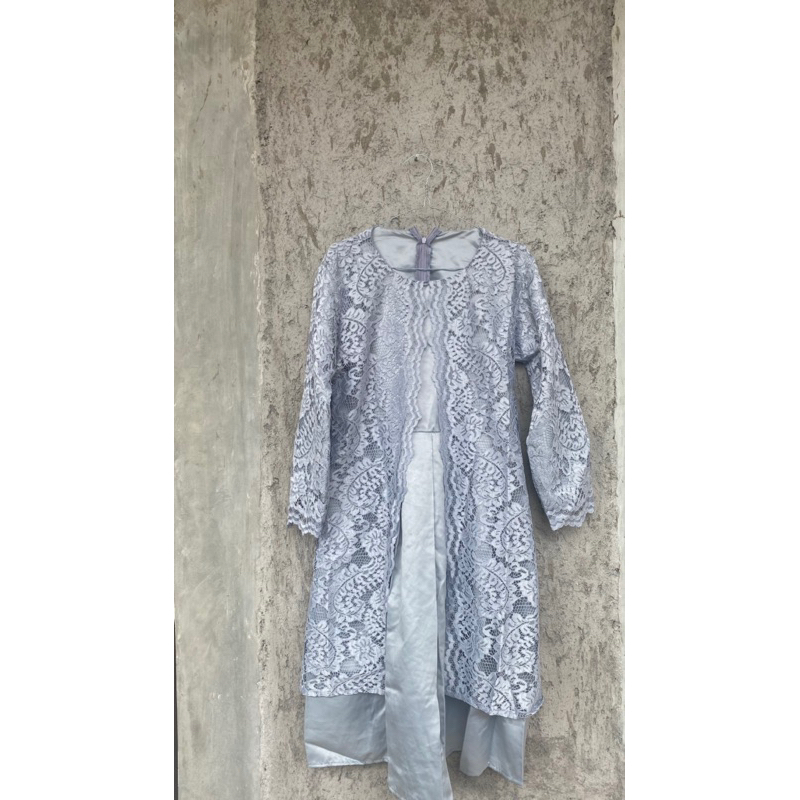 Atasan kebaya model tunik