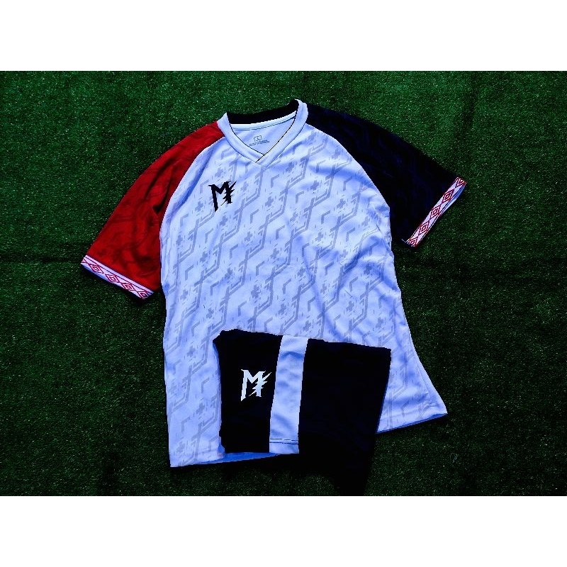 Baju Futsal Setelan Stelan Jersey Bola Putih Hitam Merah Batik , Bisa Sablon