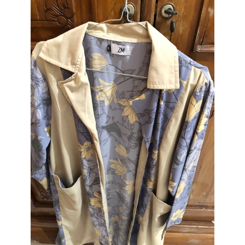 PRELOVED Outer Zaskia Mecca