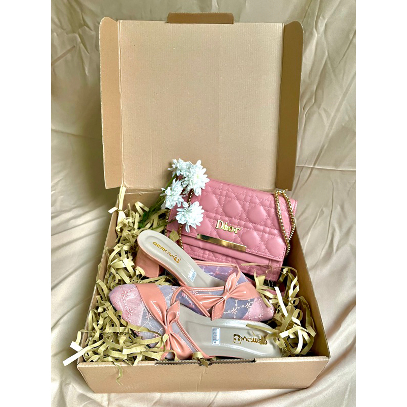 

Tambahan Box/Kardus Untuk Hampers/Kado/Hadiah/Wisuda/Lamaran/Mahar/Ulang Tahun