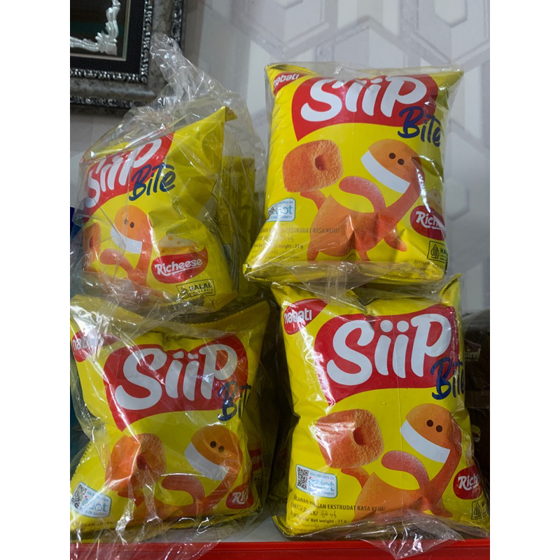 

NABATI SIIP BITE ISI 5 RASA KEJU JAGUNG COKELAT