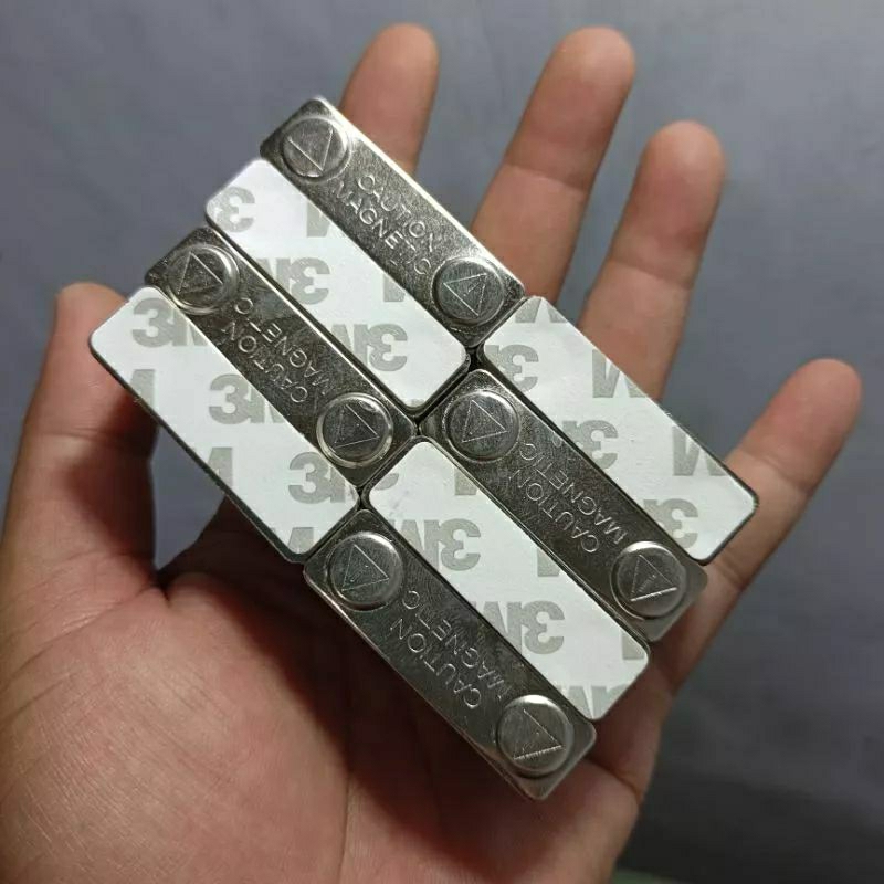 

MAGNET NAMETAG