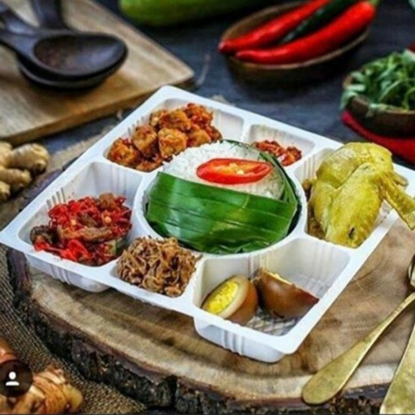 Mika alas dalaman dus nasi box sekat 7 uk. 20x20 cm putih susu kotak