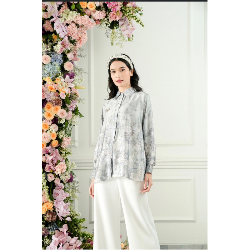 WEARING KLAMBY ANYELIR SHIRT DONGGALA