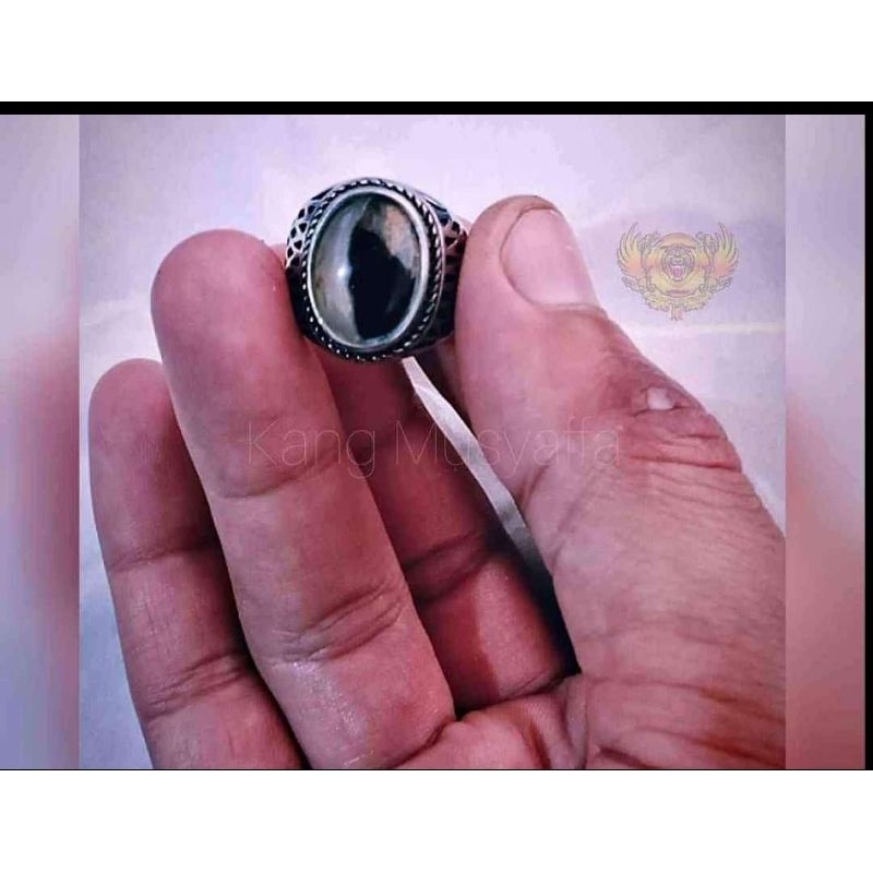 CINCIN LADUNI UCAPNYATA MAHAGURU MACANSEWU