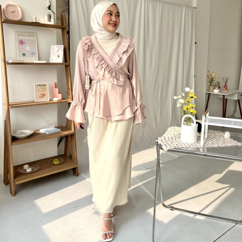 ALUNA BLOUSE / Outer / Blouse/ Atasan Wanita/ Outer Renda