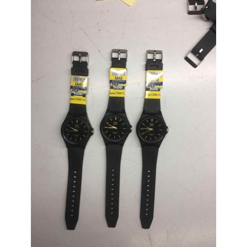 Jam Tagan Pria Wanita QQ Unisex Strap Rubber