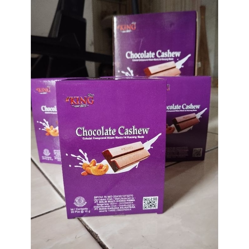 

Coklat Dking chocolate cashew-coklat compound hitam manis isi kacang mede