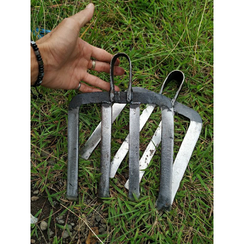 Cangkul Garpu Asli Baja Untuk Tani Ukuran Besar Cangkul Garpu Baja