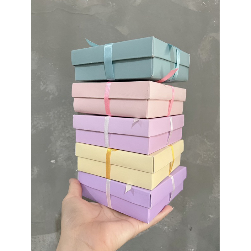 

box pastel hampers size 12x12x4 small tutup pisah cocok untuk kado souvenir,parfum dll(free pita)