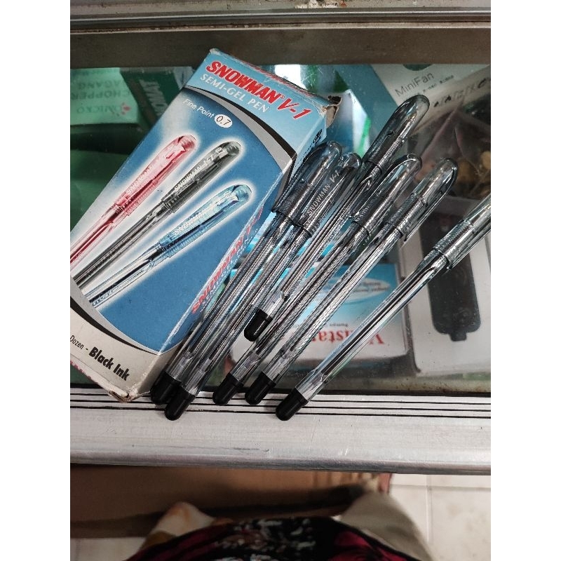 

bulpen snowman semi gel pen 0.7 black