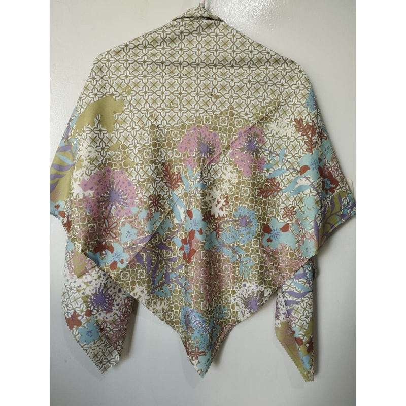 Hijab Segiempat Motif Azara Laser Cut