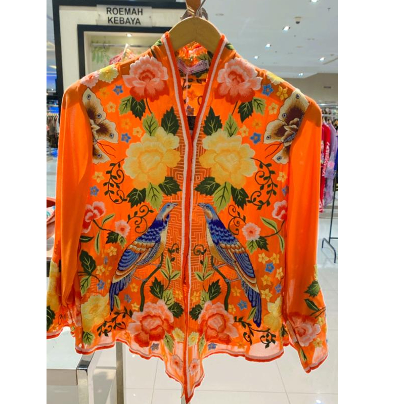 Kebaya Encim Merak Kupu Congsam Orange by Roemah Kebaya Vielga