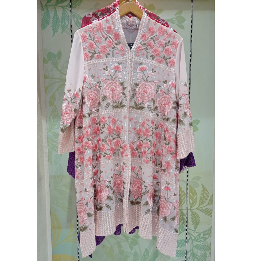 Kebaya Encim Jasmin Rose Peach by Roemah Kebaya Vielga