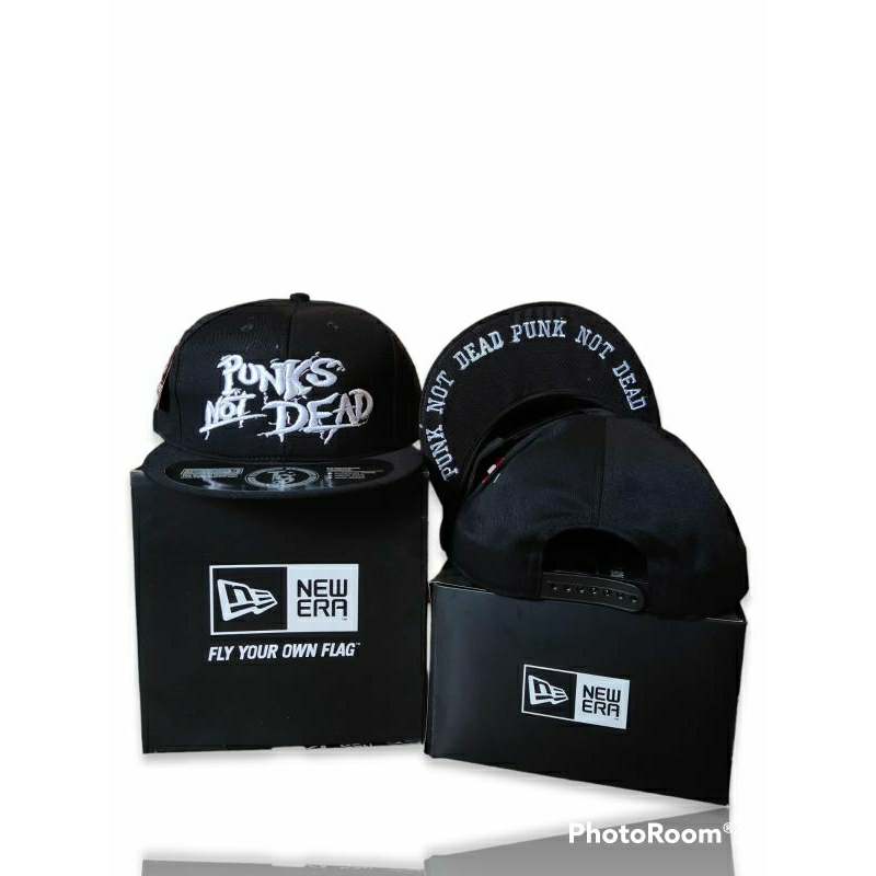 TOPI SNAPBACK PUNK NOT DEAD