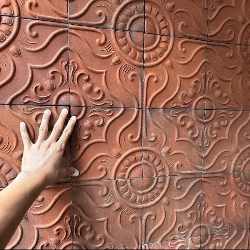 Wall decor / hiasan dinding / bata tempel terakota / terracotta motif sepanyol