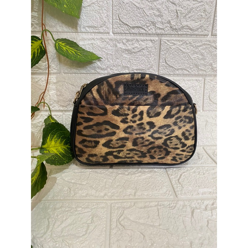 Tas Andari