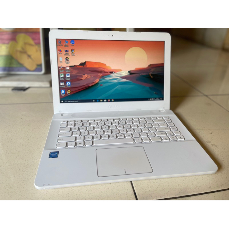 LAPTOP ASUS PUTIH 14 INCI
