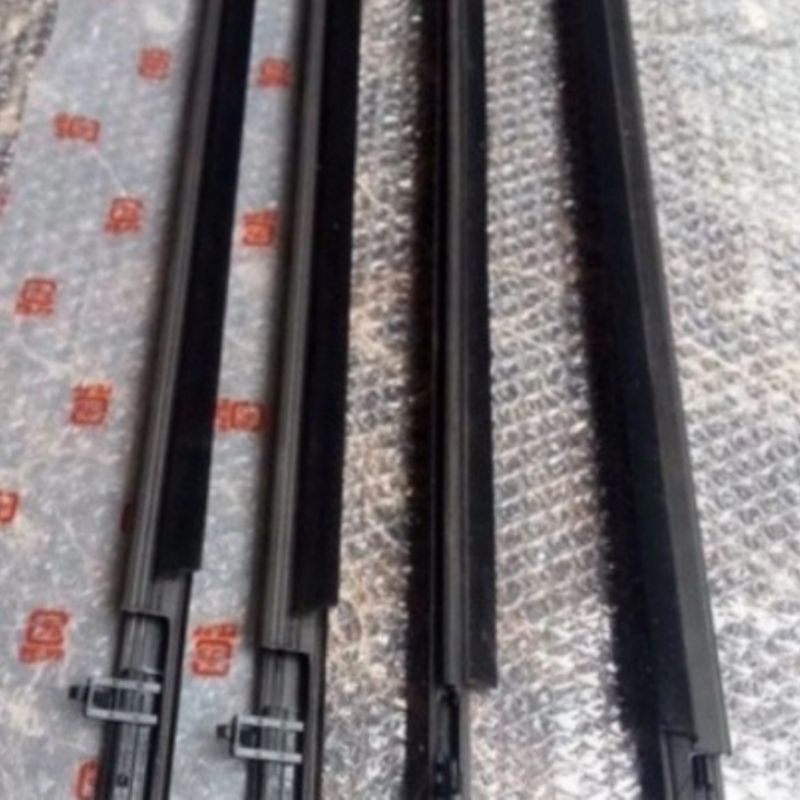 water strip pelipit kaca luar honda freed original