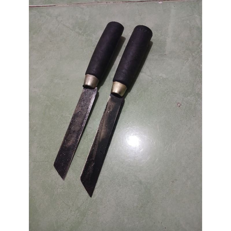 

pisau cutter gagang hitam 2 pcs