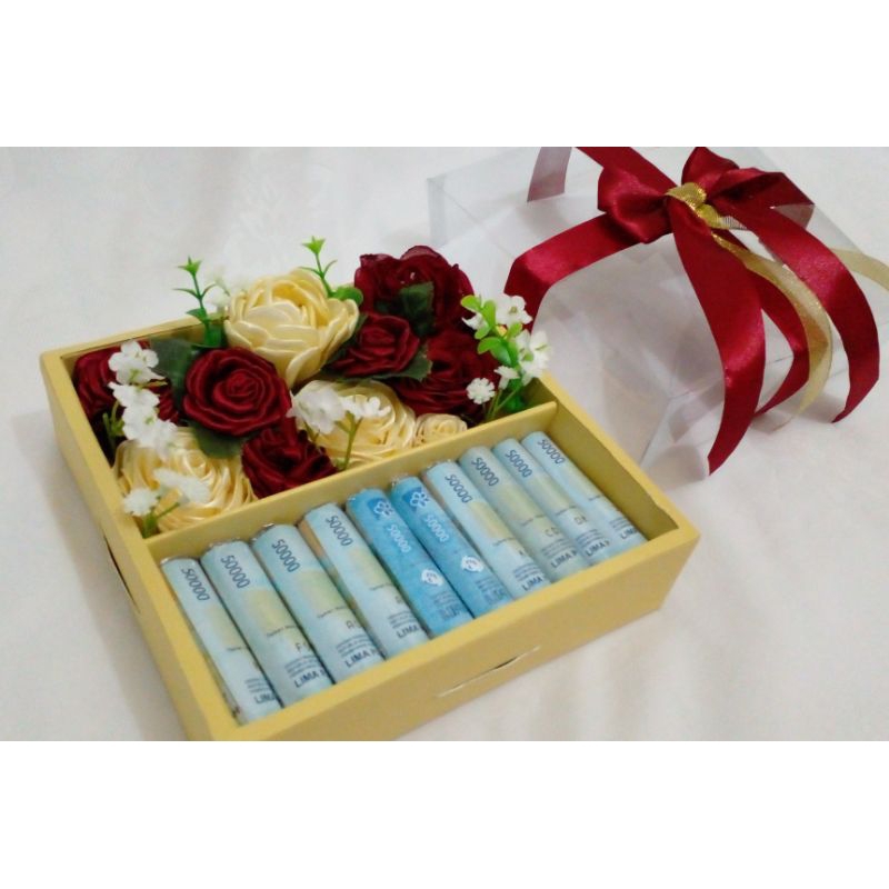 

Flower box, gift box 17x17cm