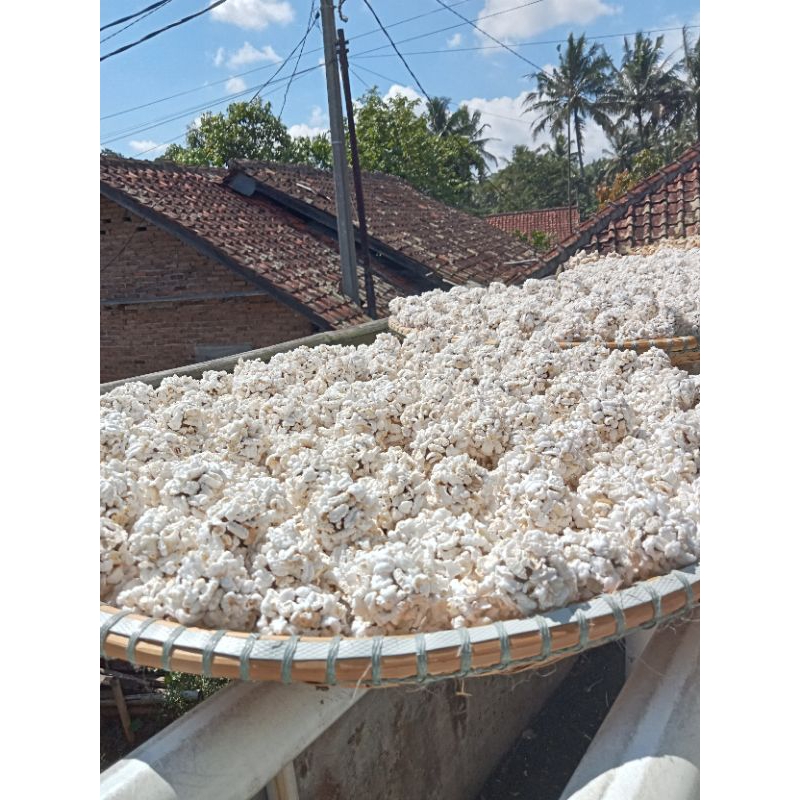 

makanan.Tradisional.Majalaya Hj.Ai.Sari(Borondong.Dodol.Anggleng, Wajit)