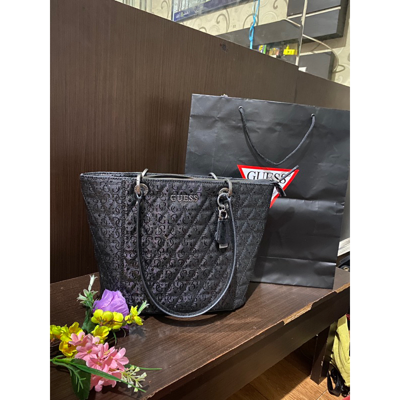 Tas Guess, Noelle Small Elite Tote warna hitam