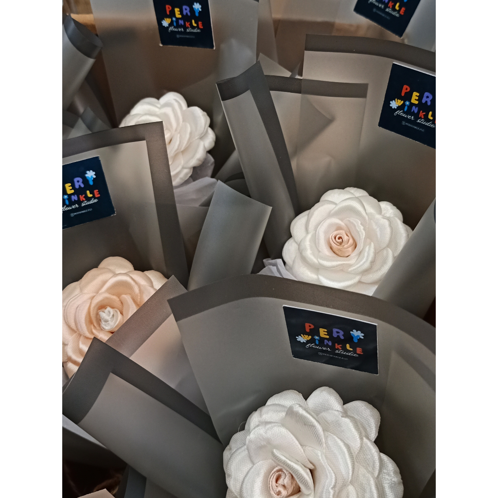 [Single Polos/Permen - Periwinkle] Buket Bunga Mawar Mini Pita Satin (artificial/tiruan) | Premium Mini Bouquet Single Rose Murah Terjangkau | Buket Bunga Kecil | Hadiah Wisuda/Kado Elegan, Aesthetic, dan Cantik | Jogja