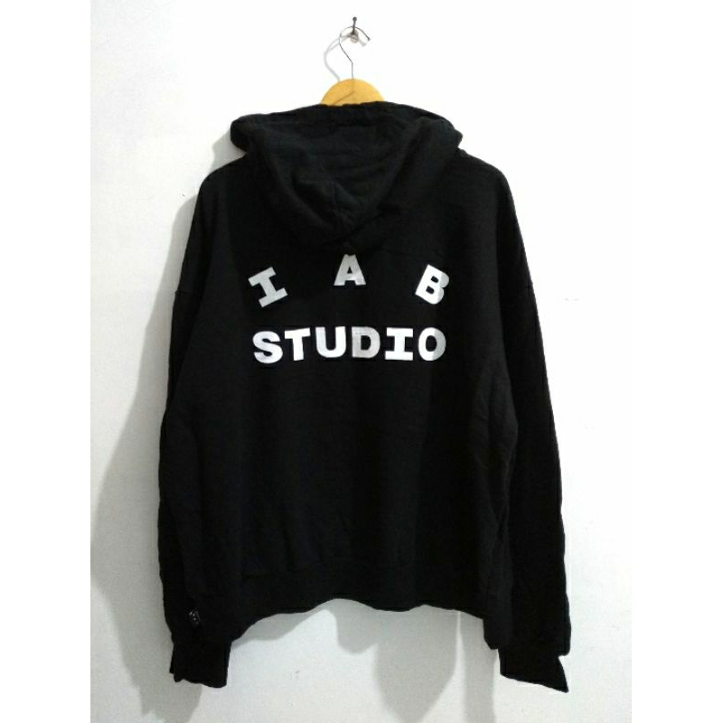 Hoodie "IAB Studio"