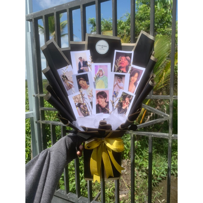 

Buket 10 foto polaroid,wajib cek deskripsi sebelum pesan