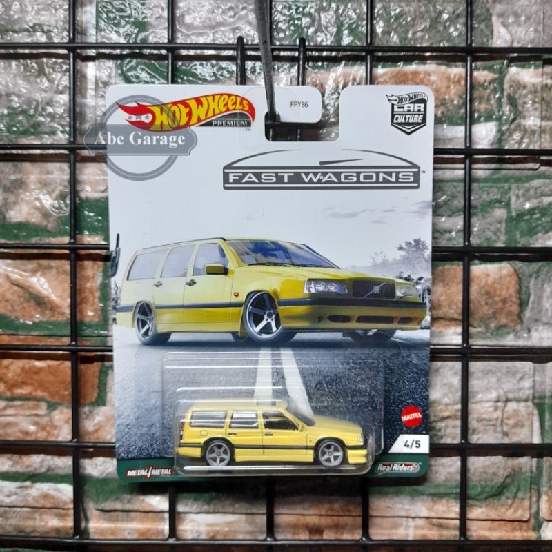 Hot wheels fast wagons Volvo estate