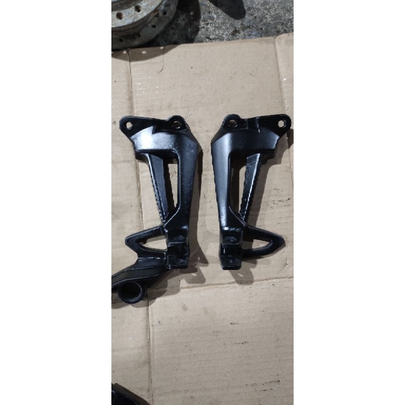 postep/pijakan kaki belakang  yamaha vega r new
