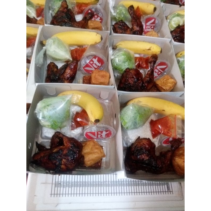 

PAKET CATERING NASI BOX/NASI KOTAK/AYAM BAKAR MADU MENU DAPAT DIGANTI SESUAI KEINGINAN