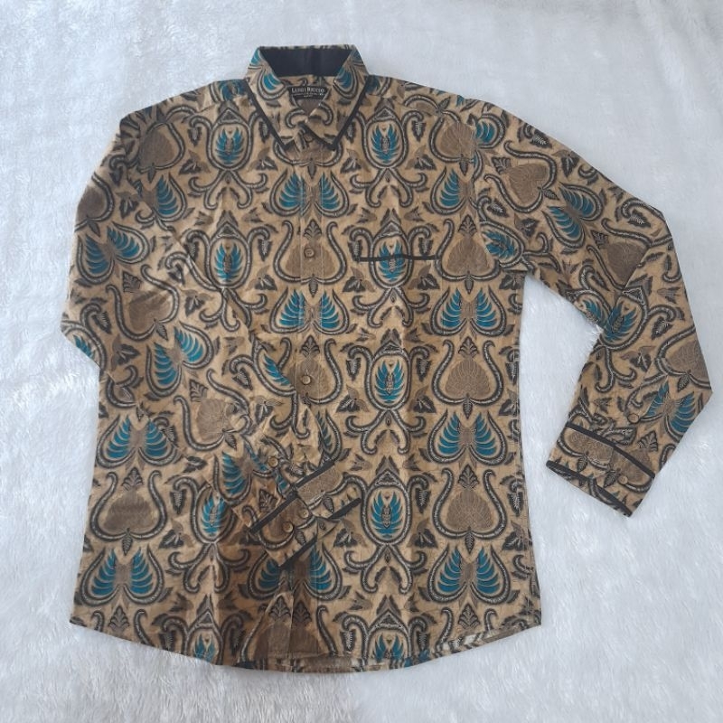 Batik Pria Luigi Riccio Claudior Johnson Preloved