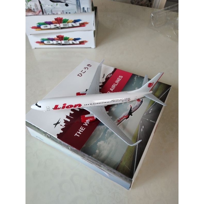 Miniatur Diecase pesawat Lion Air Panjang 20 cm ada roda