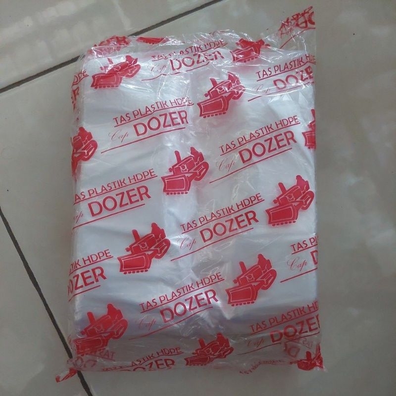 Kantong plastik Dozer merah ukuran 15
